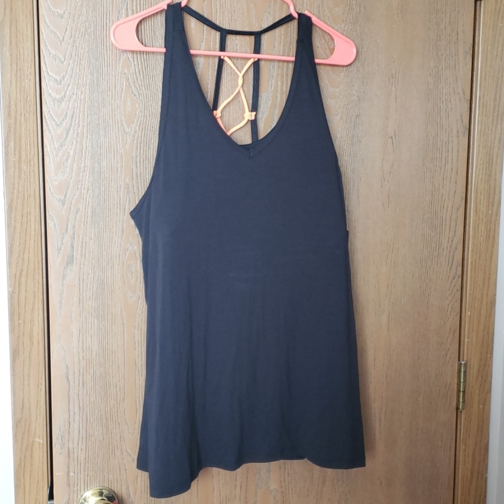 Workout tank w/ built in bra